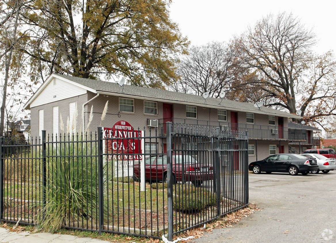 Primary Photo - Granville Oaks Apts