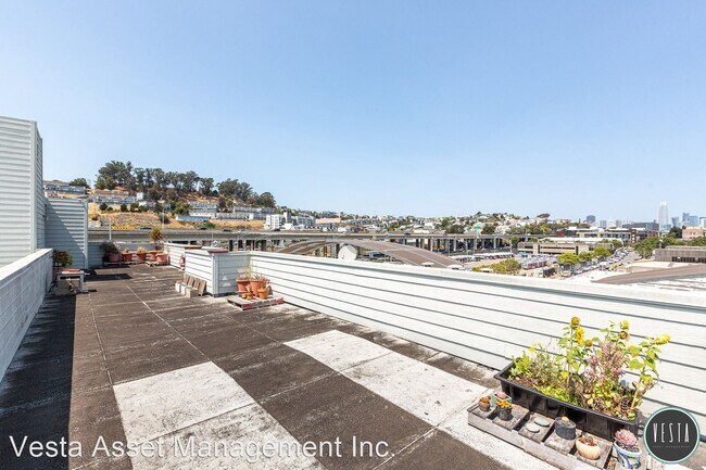 Building Photo - 3 br, 3 bath House - 1099 23rd Street, #15
