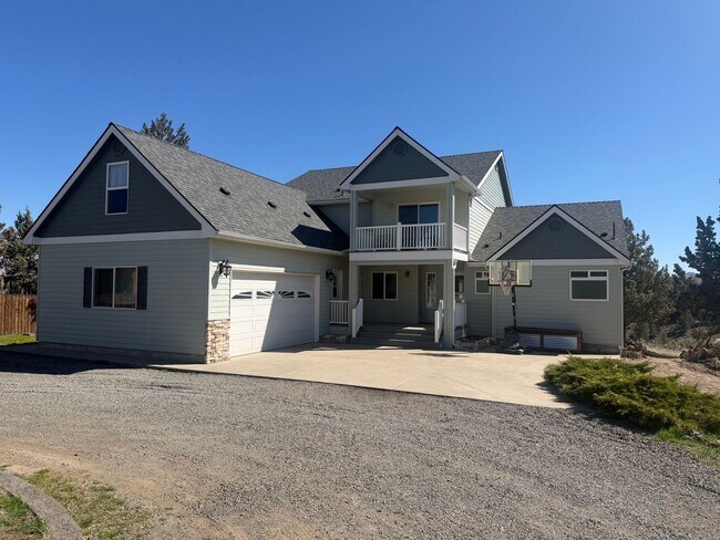 Foto del edificio - Breathtaking Panoramic Views: Golf Course & Canyon Views Home with Attached Garage in Crooked Riv...