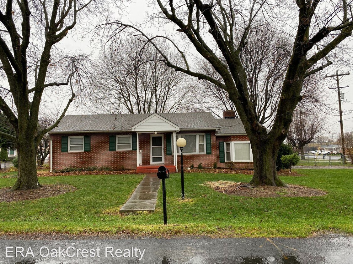 Primary Photo - 3 br, 1.5 bath House - 105 Fay Street