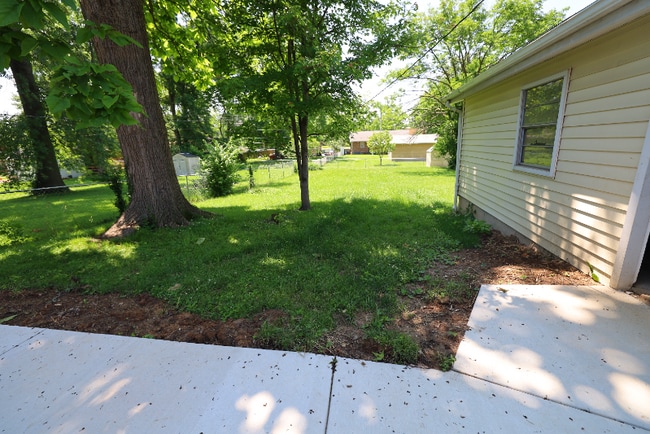 Building Photo - 1041 Martha Ln