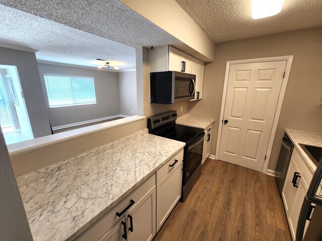Foto del edificio - 1406 Wingate Way