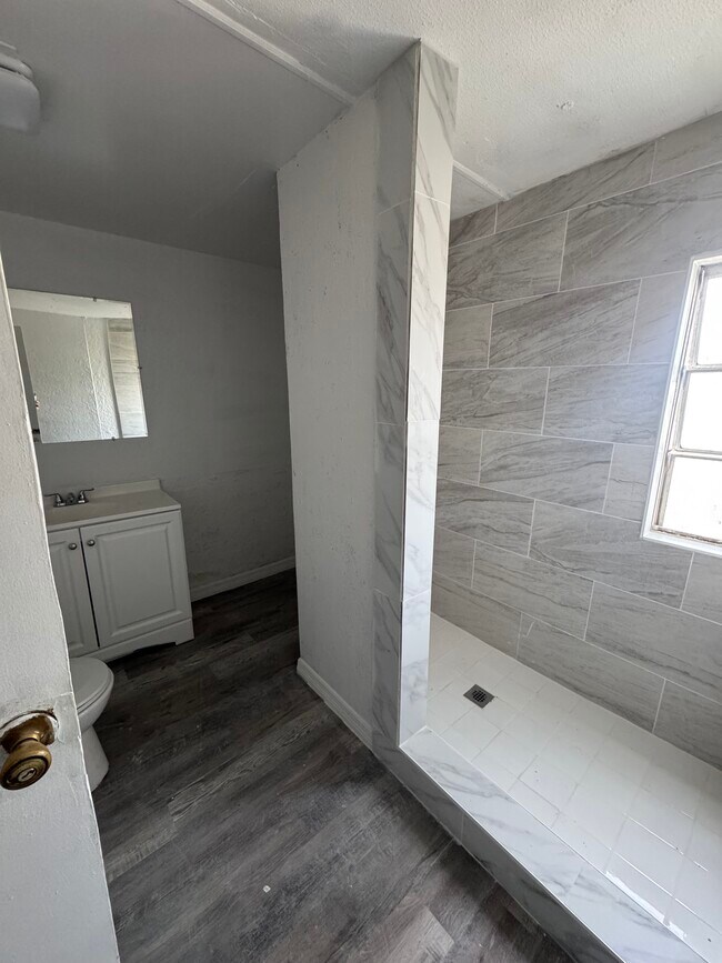 Foto del edificio - 131 Montego Dr