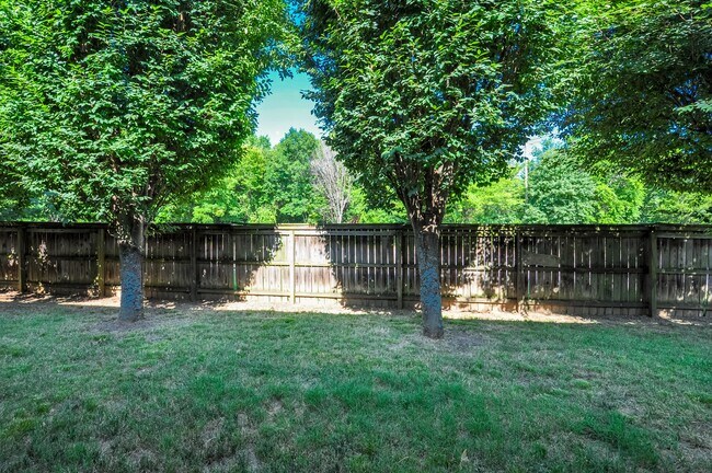 Building Photo - 1446 W Netherland Way