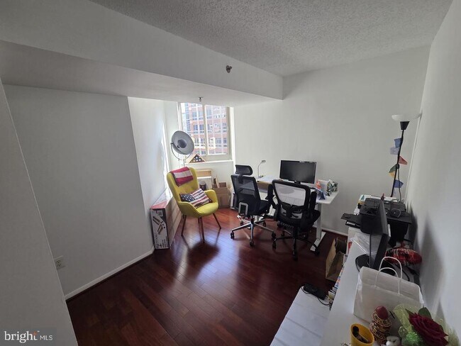 Foto del edificio - 1001 N Vermont St