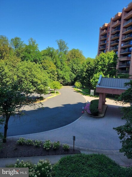 Foto principal - 2230 George C Marshall Dr