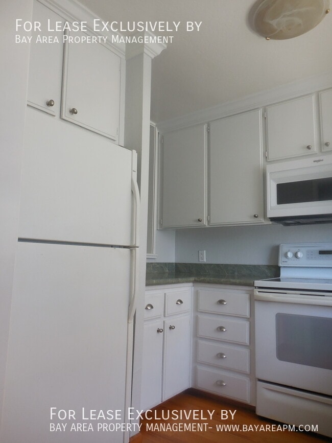 Building Photo - 16 Cape Hatteras Ct