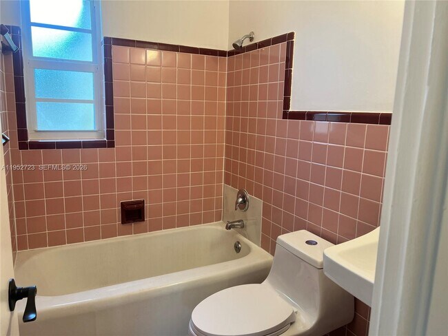 Foto del edificio - 522 N J St