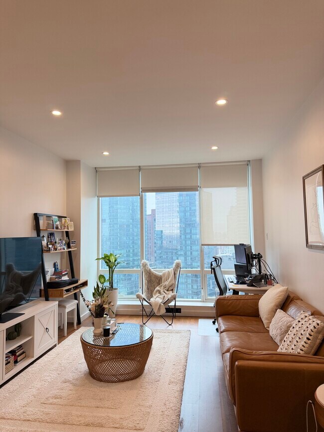 Foto del edificio - 2717 42nd Rd