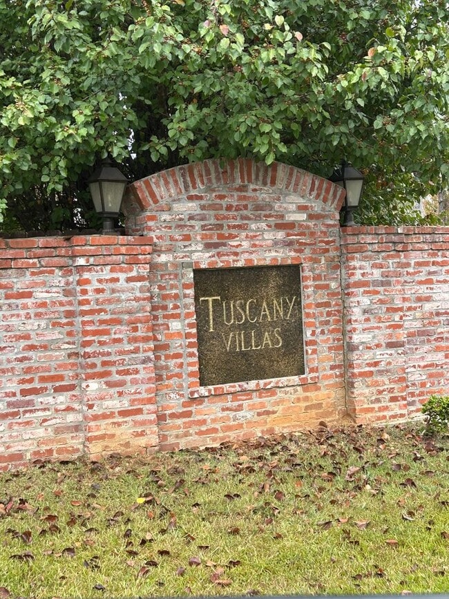 Building Photo - New home in Tuscany Villas