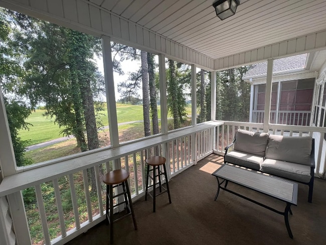 Building Photo - 5063 Glenbrook Dr
