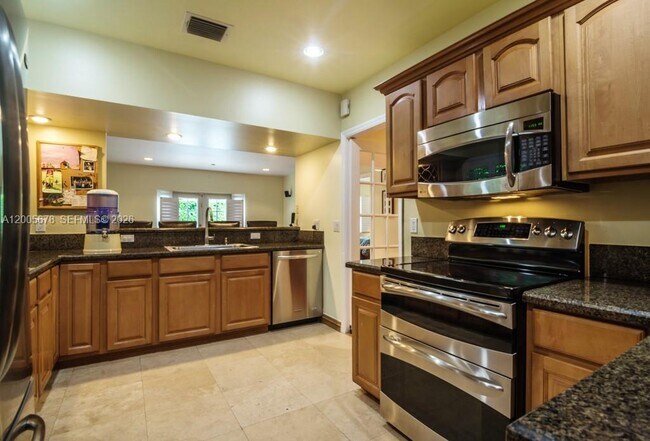 Foto del edificio - 1237 Aduana Ave