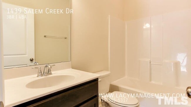 Foto del edificio - 1439 Salem Creek Dr