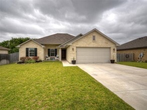 Building Photo - 219 Valley Oaks Loop