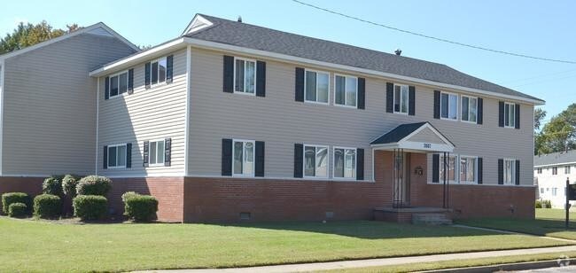 Primary Photo - 2600 Harvard Drive