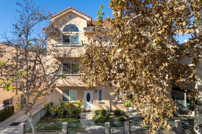 Foto del edificio - 823-825 S Gramercy Pl