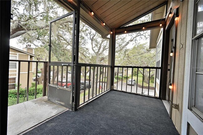 Foto del edificio - 14325 Hanging Moss Cir