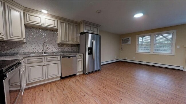 Building Photo - 35 Tappan St