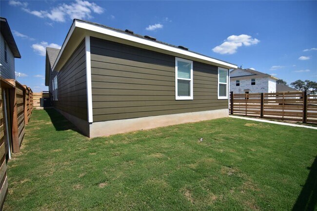 Building Photo - 275 Bugbee