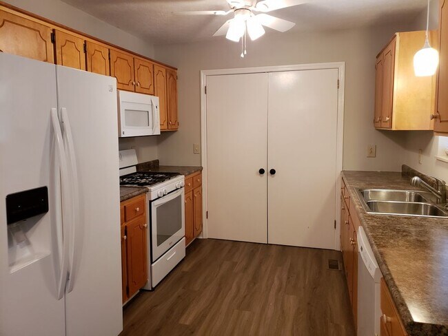 Building Photo - COMING SOON314 Chamberlain Drive