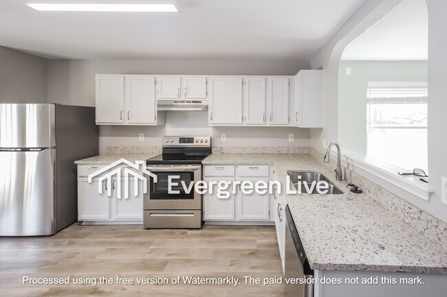 Building Photo - 310 Rustic Stable