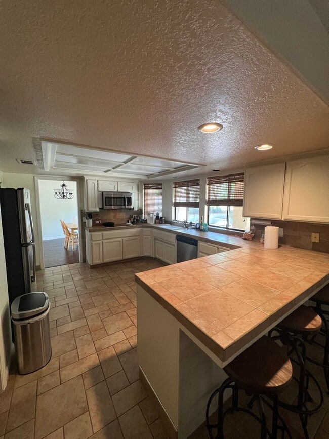 Building Photo - Rio Bravo Home MOVE IN SPECIAL