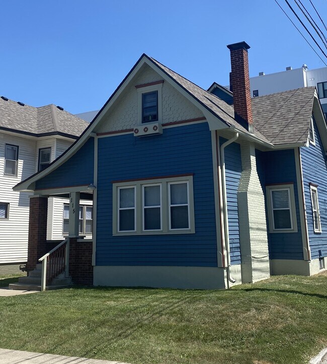 Building Photo - 1115 Laurel St