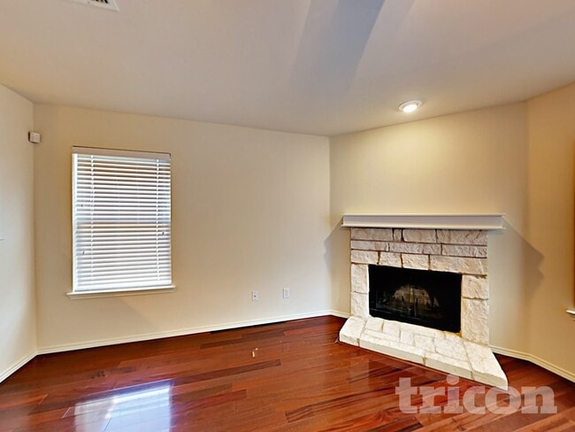 Foto del edificio - 16824 Pinery Way