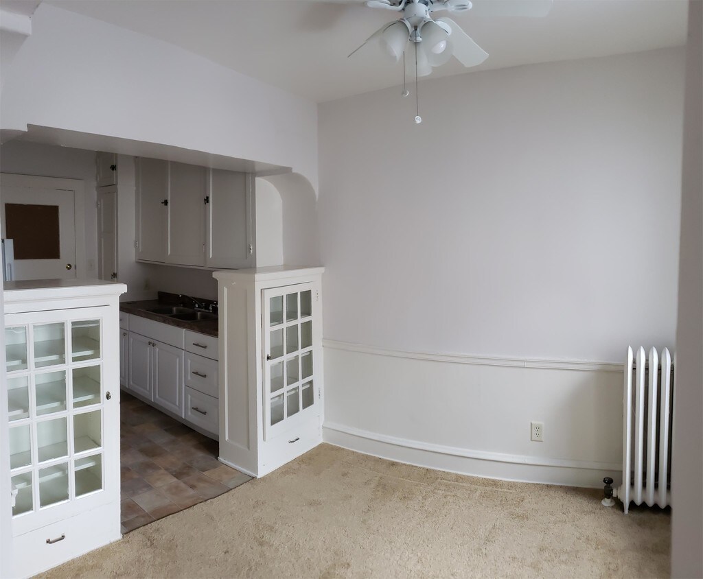 Foto principal - 4459 N Oakland Ave