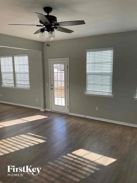 Foto del edificio - 189 Daniels Creek Cir