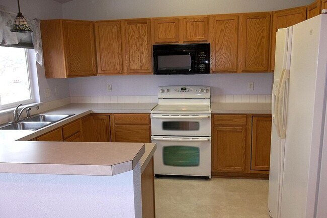 Foto del edificio - Bright and Functional 3 Bedroom Home with Flexible Layout