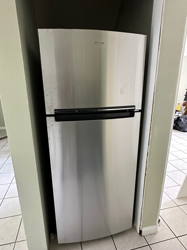 Foto del edificio - 445 Cedar Dr