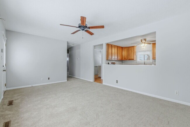 Foto del edificio - 19728 Glennell Ave