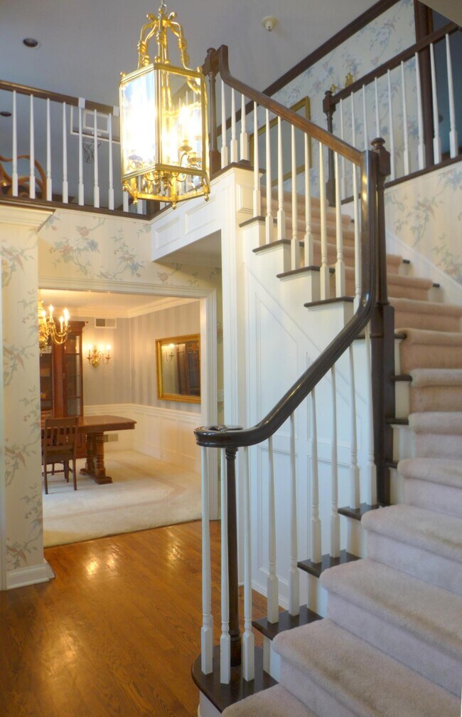 Building Photo - 121 Lamplighter Ln