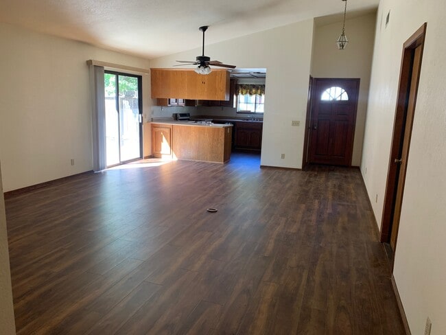 Building Photo - 7030 Los Arboles Cir