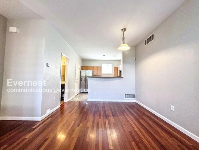 Foto del edificio - 7700 E Academy Blvd