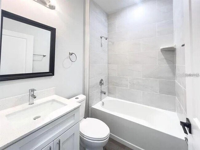 Foto del edificio - 17381 Tyler Ave