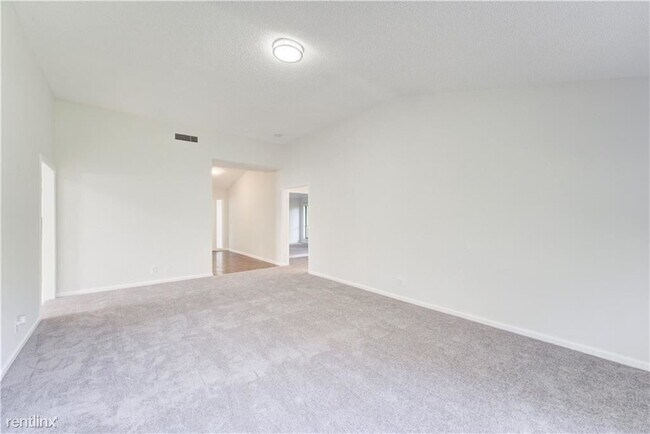 Foto del edificio - 2 br, 2 bath Townhome - 11457 Shady Oaks Ln