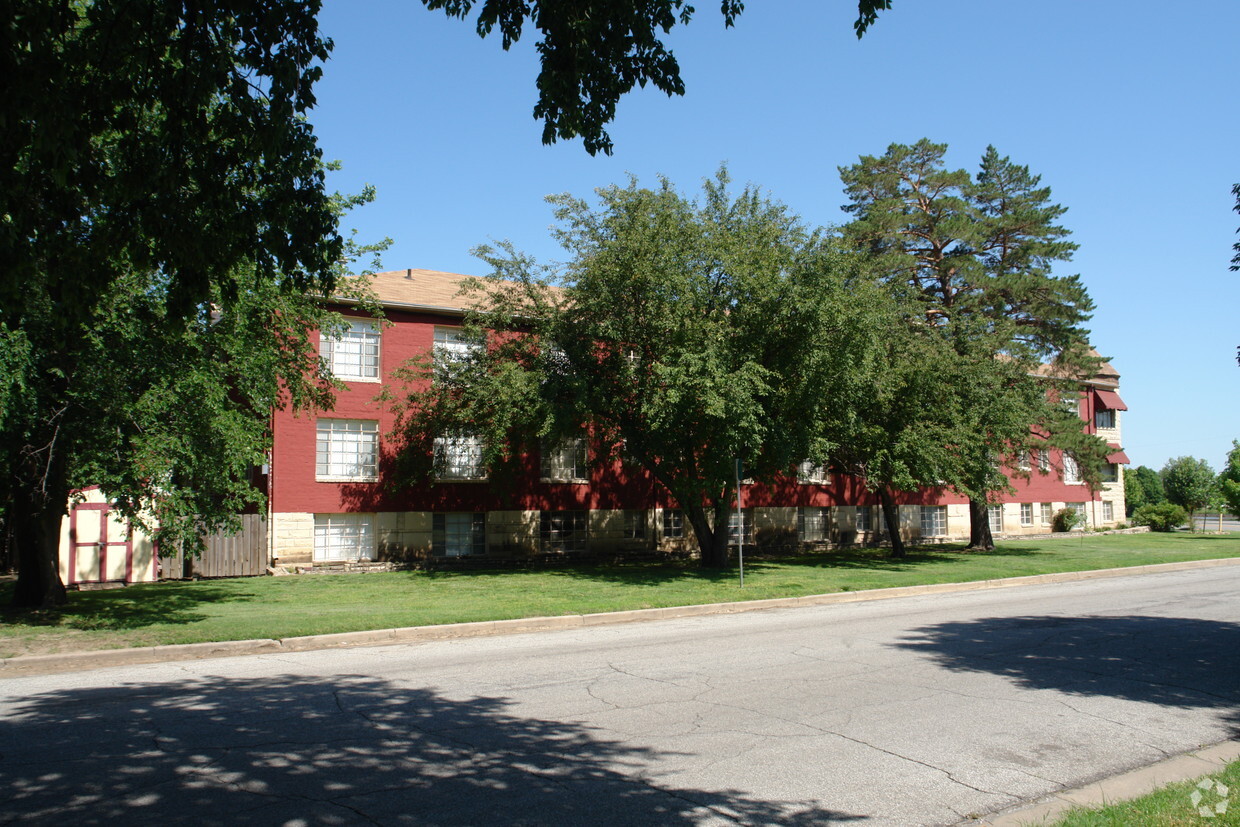 Building Photo - Riviera Plaza Apartments