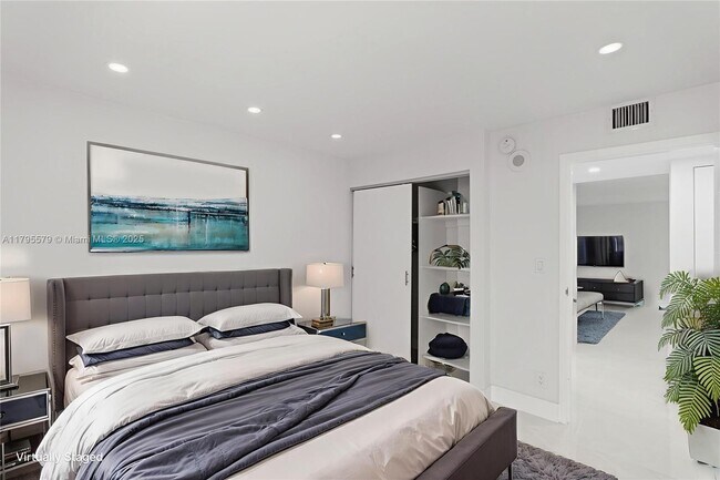 Foto del edificio - 17011 N Bay Rd