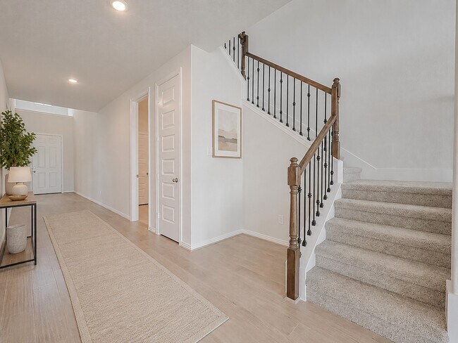 Building Photo - 5823 Westwood Shr Dr