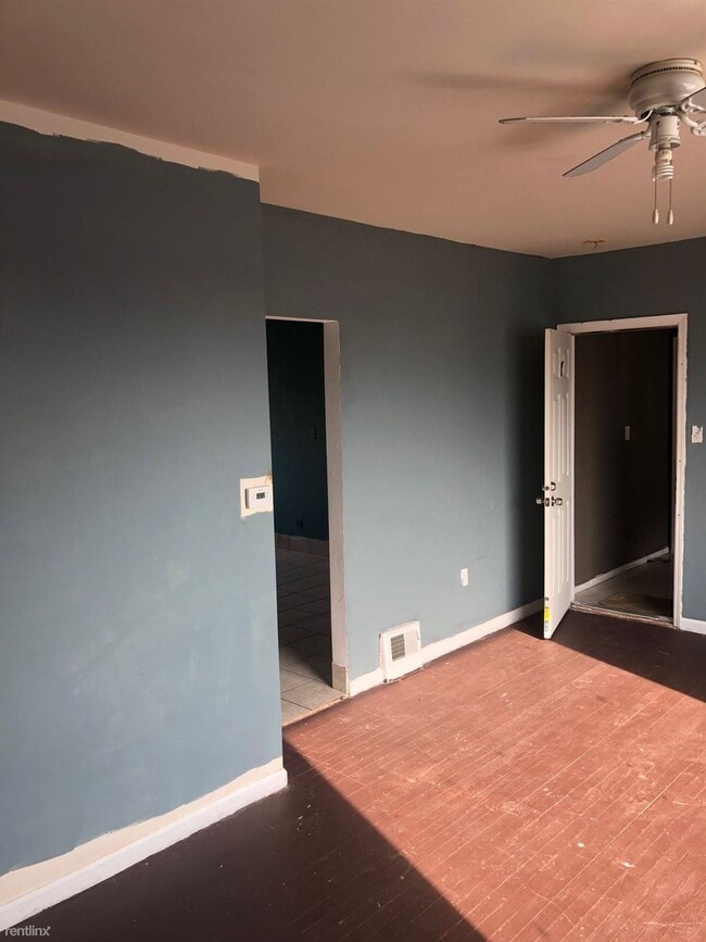 Building Photo - 1 br, 1 bath  - 12605 Minden St