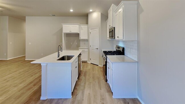 Building Photo - 12700 Elba Dr
