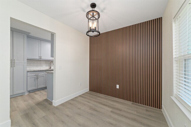 Foto del edificio - 714 E 43rd St