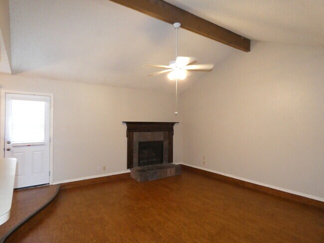 Building Photo - 312 Asbury Dr