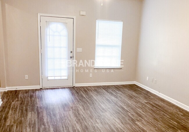 Foto del edificio - 395 Haverhill Ln