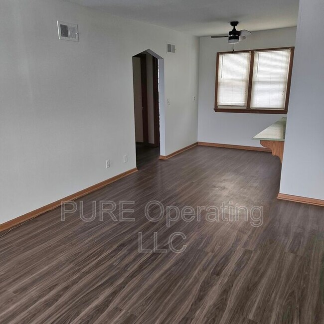 Foto del edificio - 6611 Pratt St