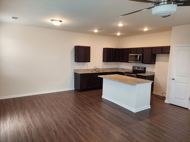 Building Photo - Newly Built Beautiful Townhome for Rent in Mableton