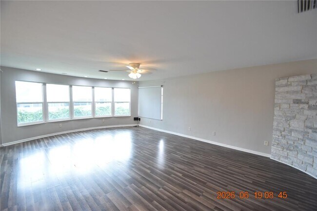 Building Photo - 3273 Harbor Lake Dr