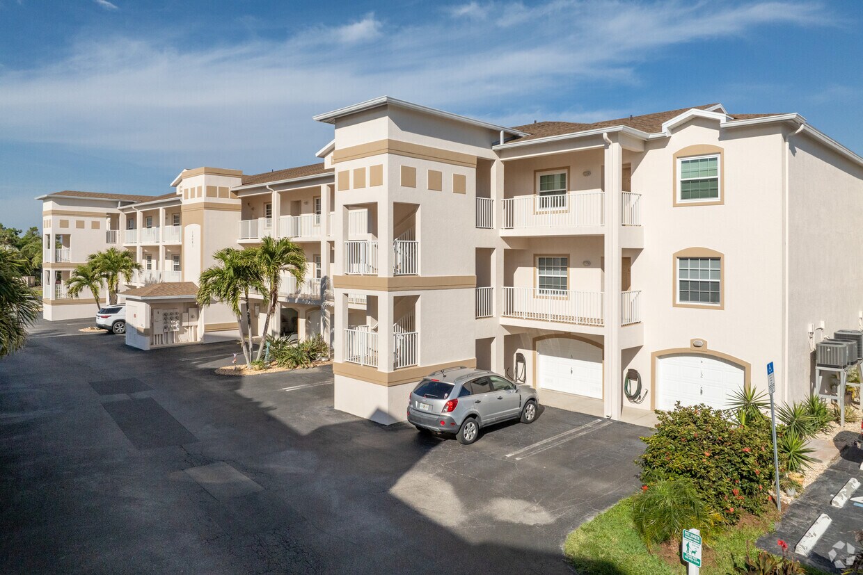 Terraverde Country Club Condominiums Apartments in Fort Myers, FL